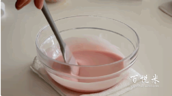 超级简单的草莓牛奶巧克力，小白在家也能做